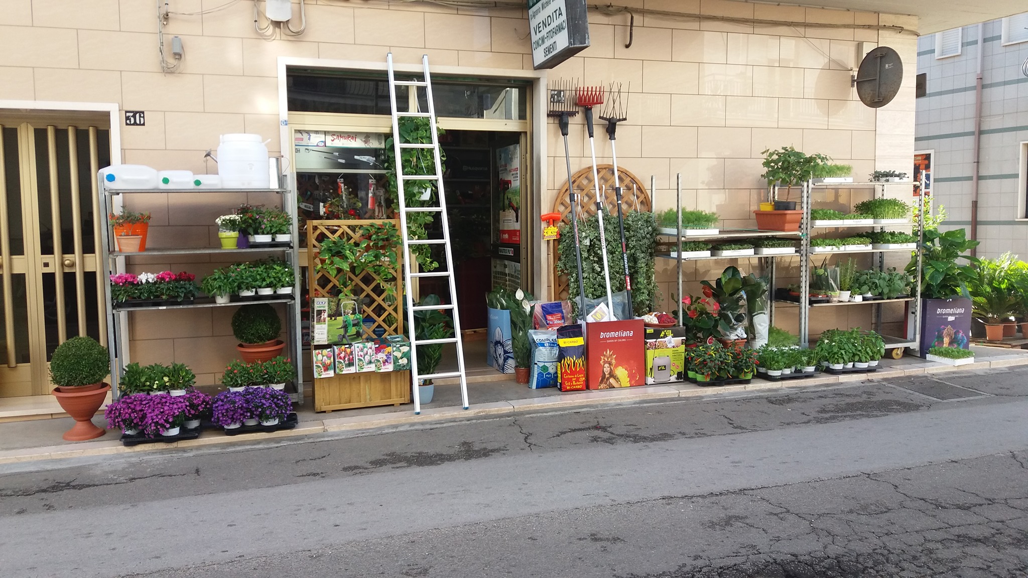 Rivendita Leocata Mangimi a Vibo Valentia – Tutto per l’Agricoltura di Imeneo Pino Alberto